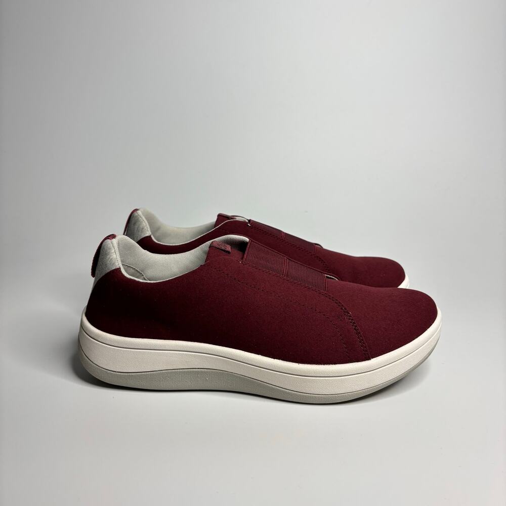 Clarks CLOUDSTEPPERS Arla Sage Slip On Sneaker in Maroon - NWOB